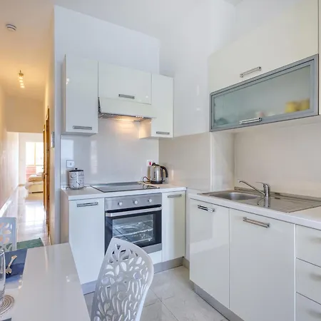 Apartment Waterfront Gozo Stay Overlooking Marsalforn Bay *