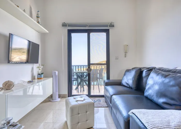 Scenic Gozo With 1br & Balcony Bliss By 360 Estates * マルサルフォーン